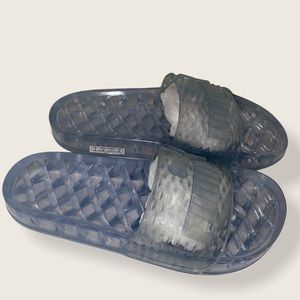 Brand New Puma by Rihanna slides